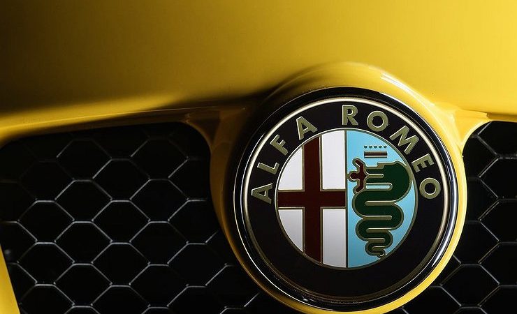 Возрожденная Alfa Romeo 8C поспорит с самой мощной Ferrari