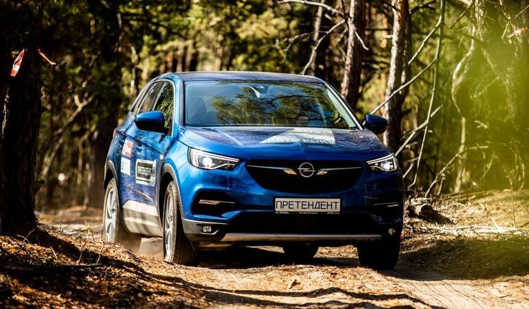 Автомобиль года в Украине 2020: новый кроссовер Opel Grandland X