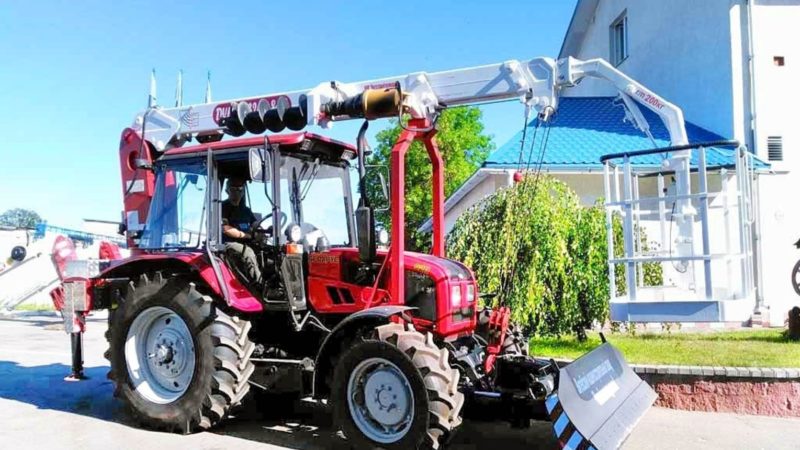 В Украине появился уникальный кран-манипулятор для тракторов