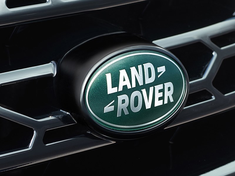 Land Rover работает над максимально простым внедорожником