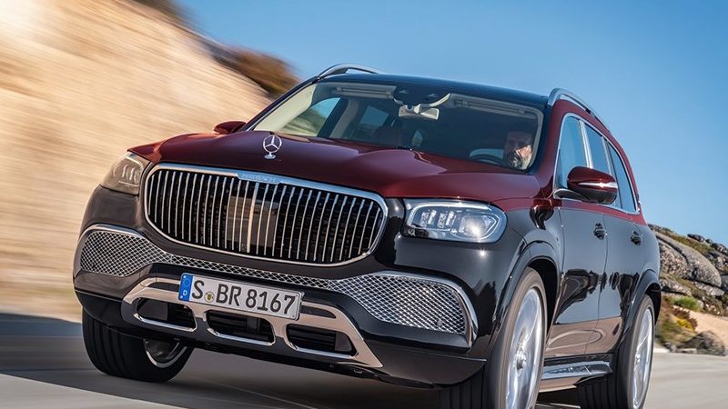 Mercedes показал первый серийный кроссовер Maybach