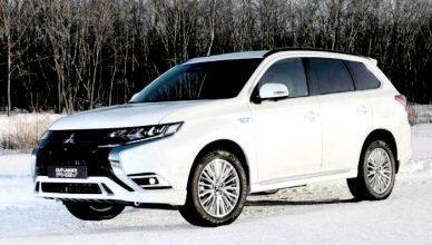 Обновленный кроссовер Mitsubishi Outlander появится в России осенью