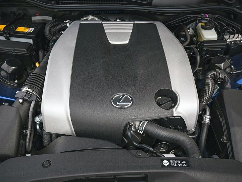 Lexus отказывается от атмосферных моторов