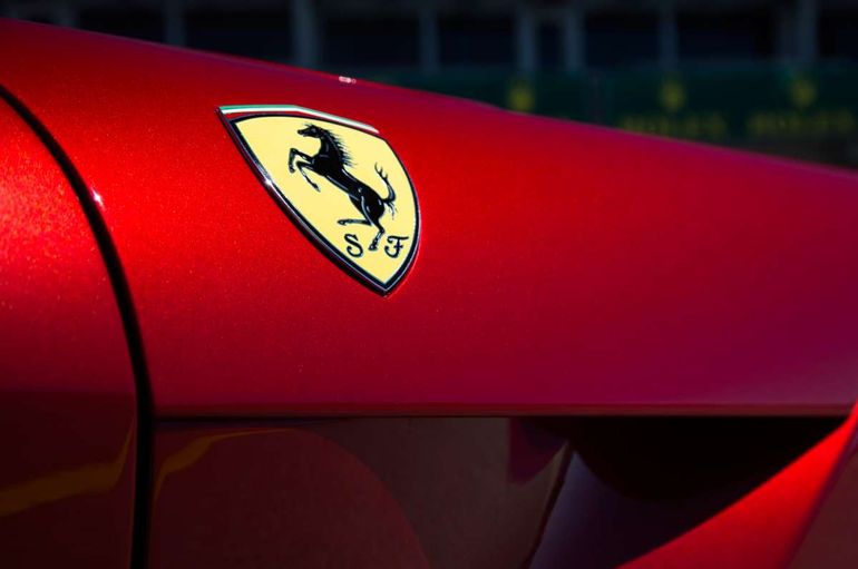 Ferrari вынуждена отозвать около 1000 машин из-за ошибки японцев