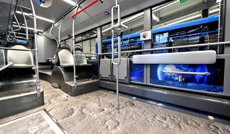Новейшие автобусы Citaro креативно расписали внутри