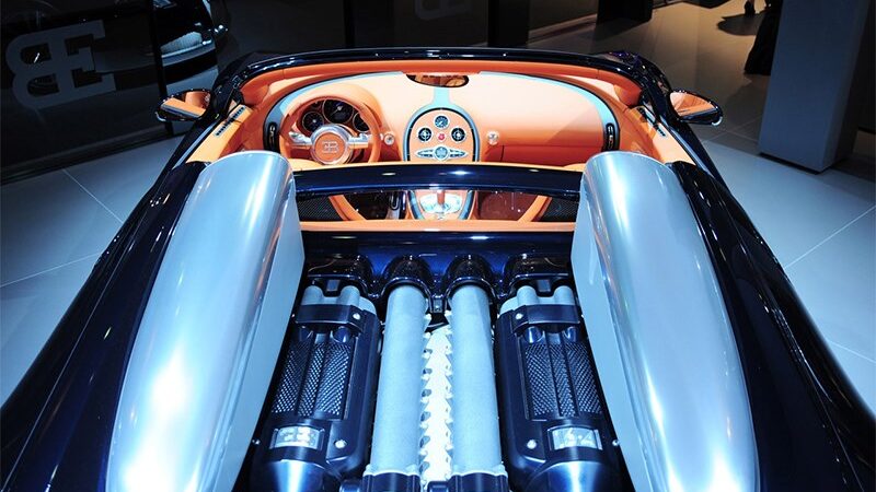 В Bugatti не собираются отказываться от мощных моторов