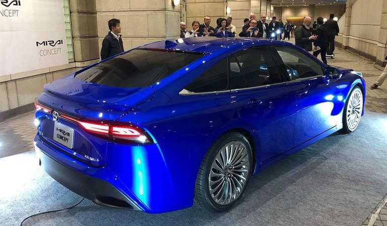 Водородная Toyota Mirai обновилась и получила шокирующий дизайн