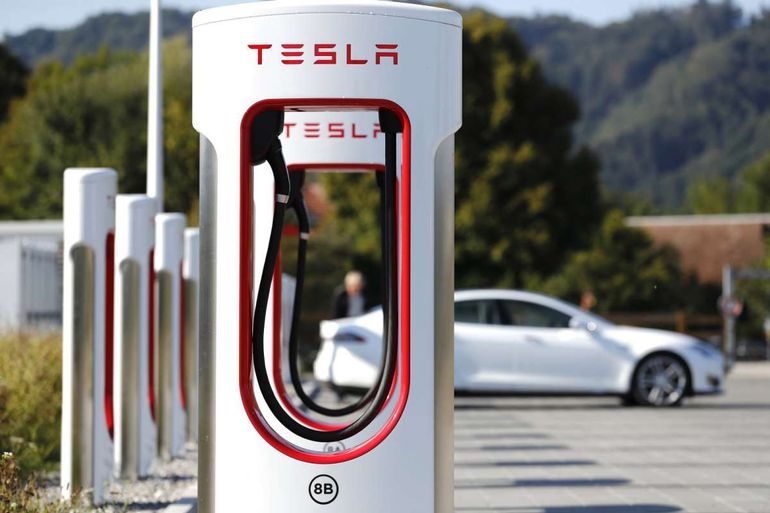 Когда в Украине появятся зарядные станции Tesla Supercharger