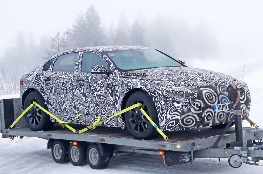 Новый электрический седан Jaguar XJ: первые фото