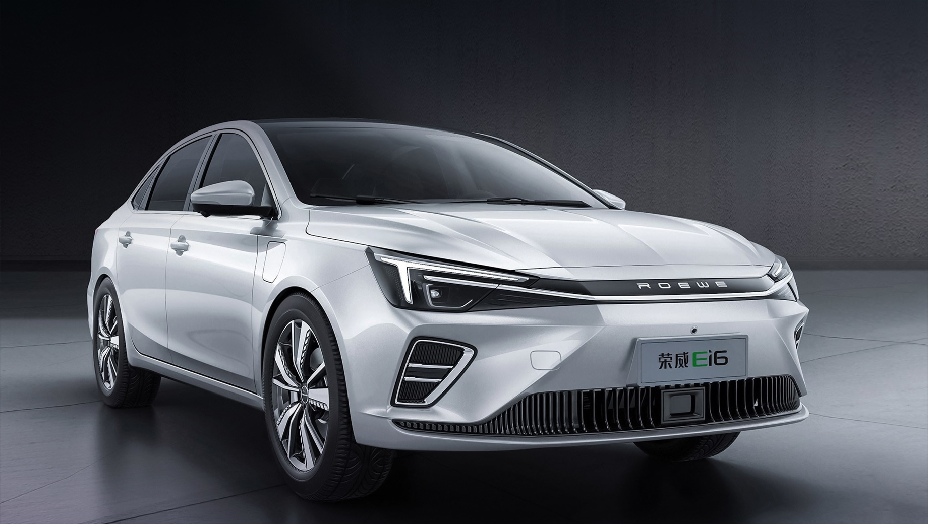 Китайский седан Roewe i6 перевели на электротягу