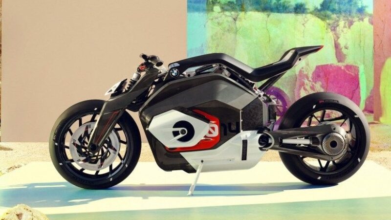 BMW работает над радикальным электро-мотоциклом