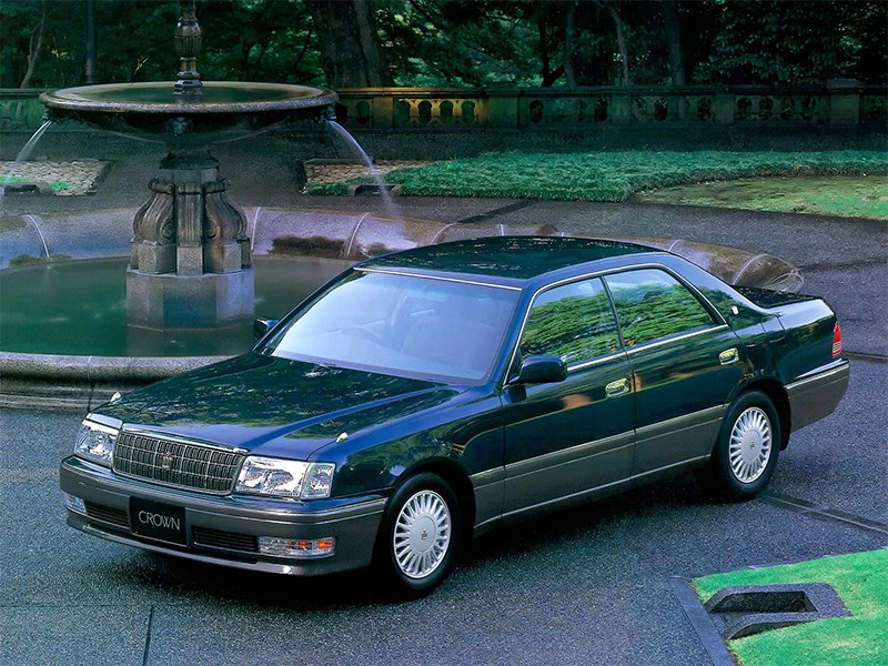 Toyota Crown и Mark X : будущее есть