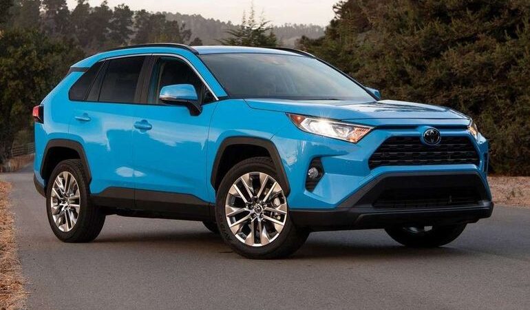 Кроссовер Toyota RAV4 стал лидером украинского рынка