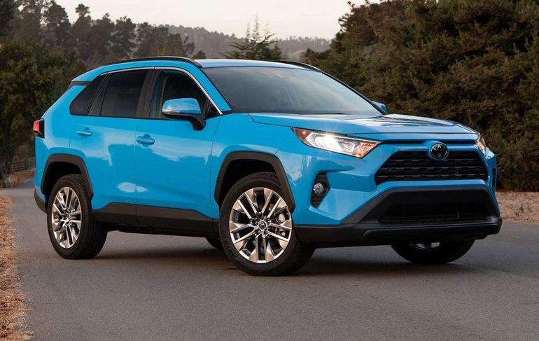 Кроссовер Toyota RAV4 стал лидером украинского рынка