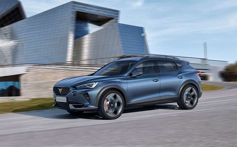 Seat анонсировал старт производства двух спортивных гибридов