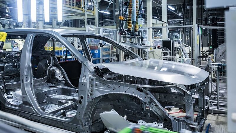 Шеф-стилист Bentley раскритиковал дизайн BMW I3