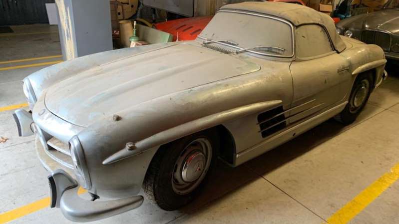 Родстер Mercedes-Benz 300 SL стоимостью $ 1млн был обнаружен после того, как владелец припарковал его 40 лет назад