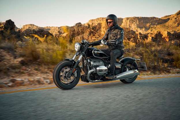 Боксерский мотоцикл BMW R18, созданный в довоенные времена, дебютирует в производстве