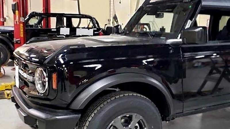 Ford Bronco обвинен в создании теории заговора