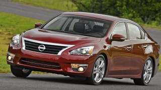 Nissan Altima Recall увеличиваются отзывы | капоты открываются