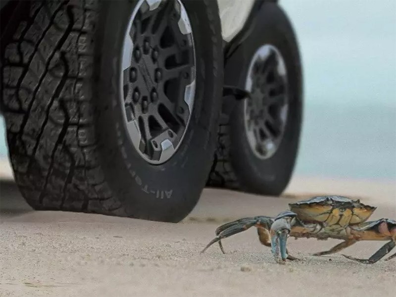 Новый Hummer сможет ездить «крабиком»