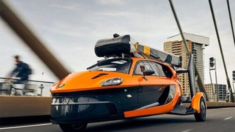 На дороги Европы вышел летающий автомобиль Pal-V Liberty